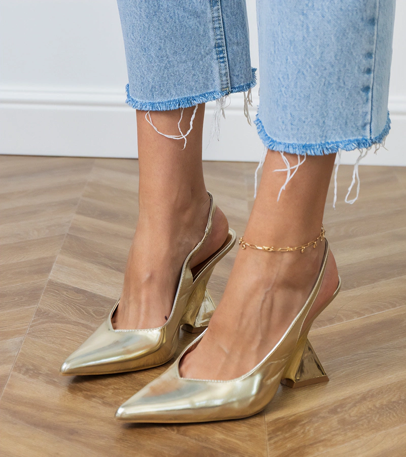 Zlaté sandály na geometrickém klínu Kokkes