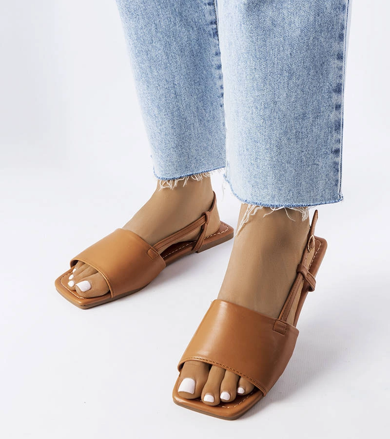 Hnědé sandály se čtvercovou špičkou Locust