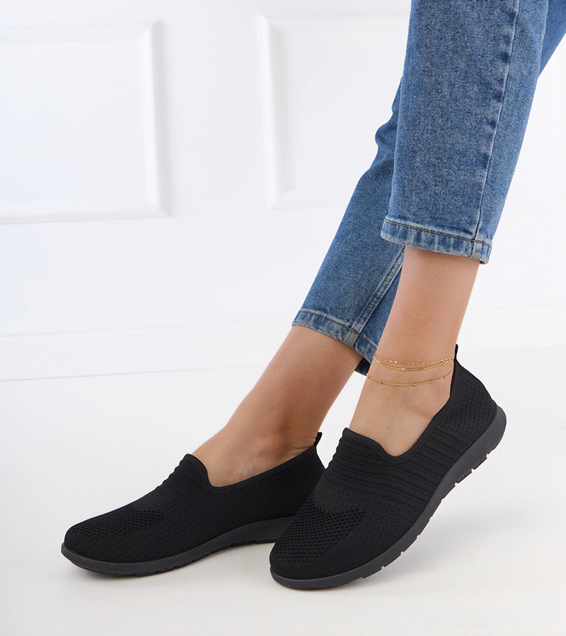 Černé dámské tenisky Saris