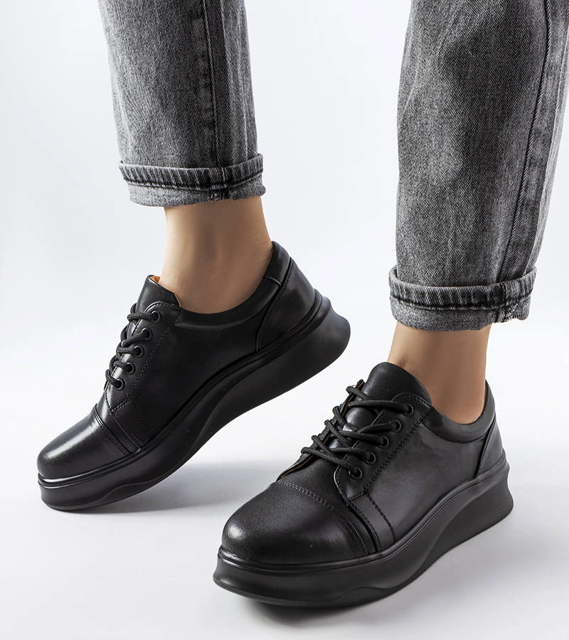 Černé kožené polobotky Penthale