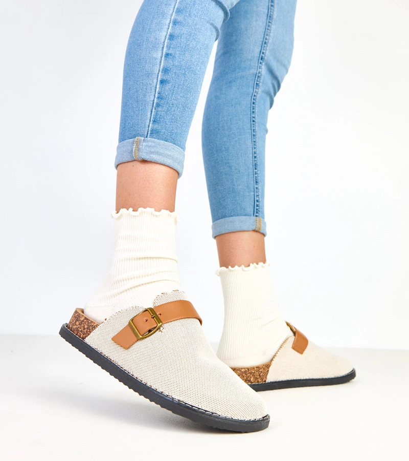 Hnědé pantofle na korkové platformě s přezkou Polly