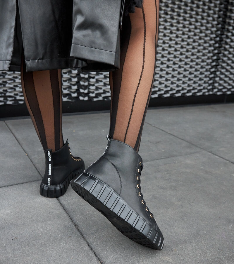 Černé dlouhé kožené tenisky Carassai