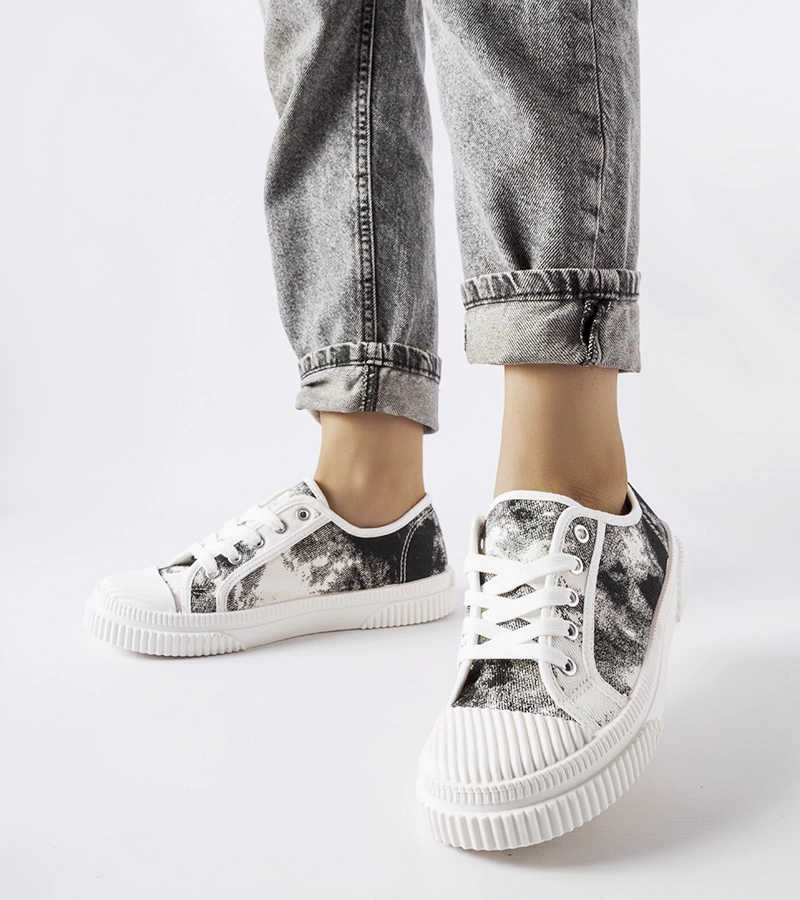 Černé tenisky s efektem omílání Clavet