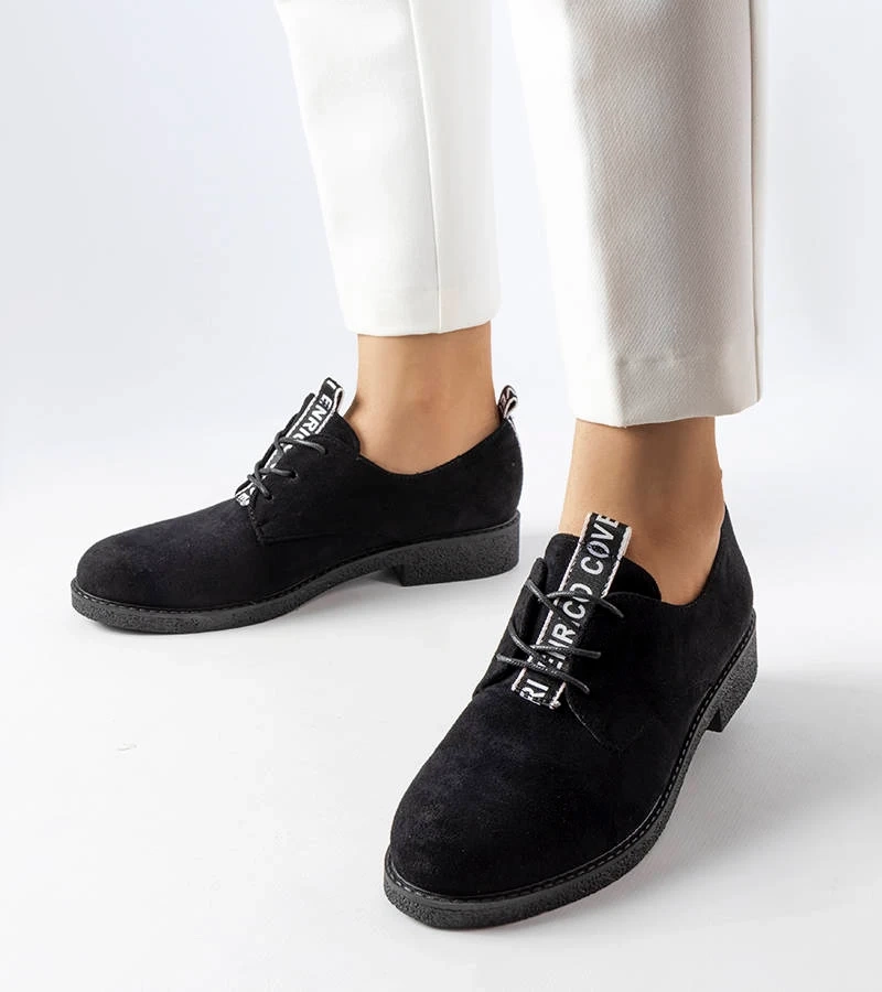 Černé ažurové kožené polobotky Jazzar