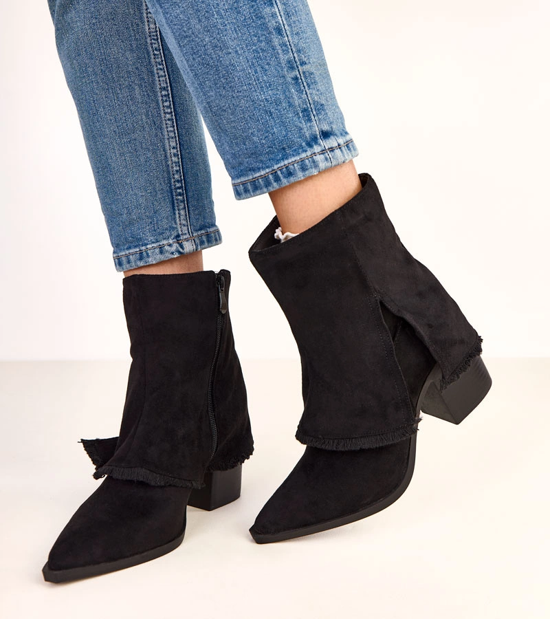 Černé kotníkové boty na podpatku s ohrnutým svrškem Felicia