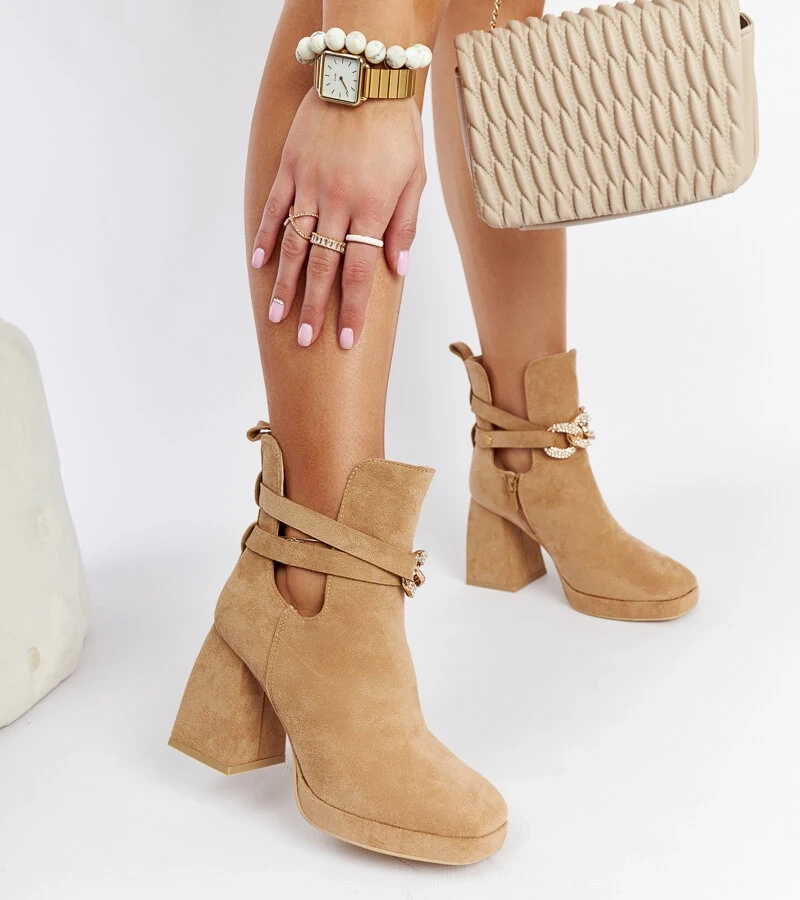 Hnědé kotníkové boty zdobené zirkony Elm