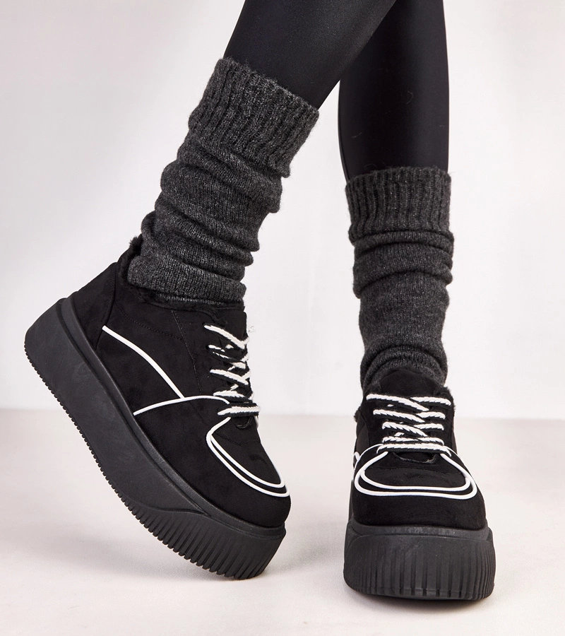 Černé zateplené tenisky na platformě Vargas