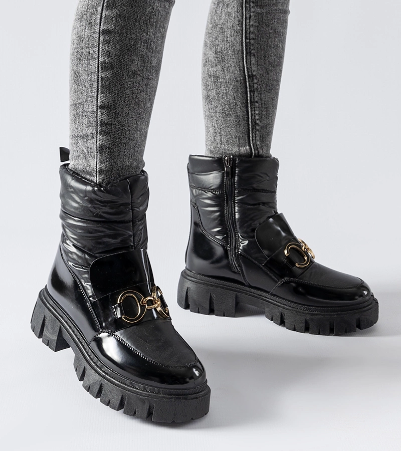 Černé lesklé sněhule se sponou Winter