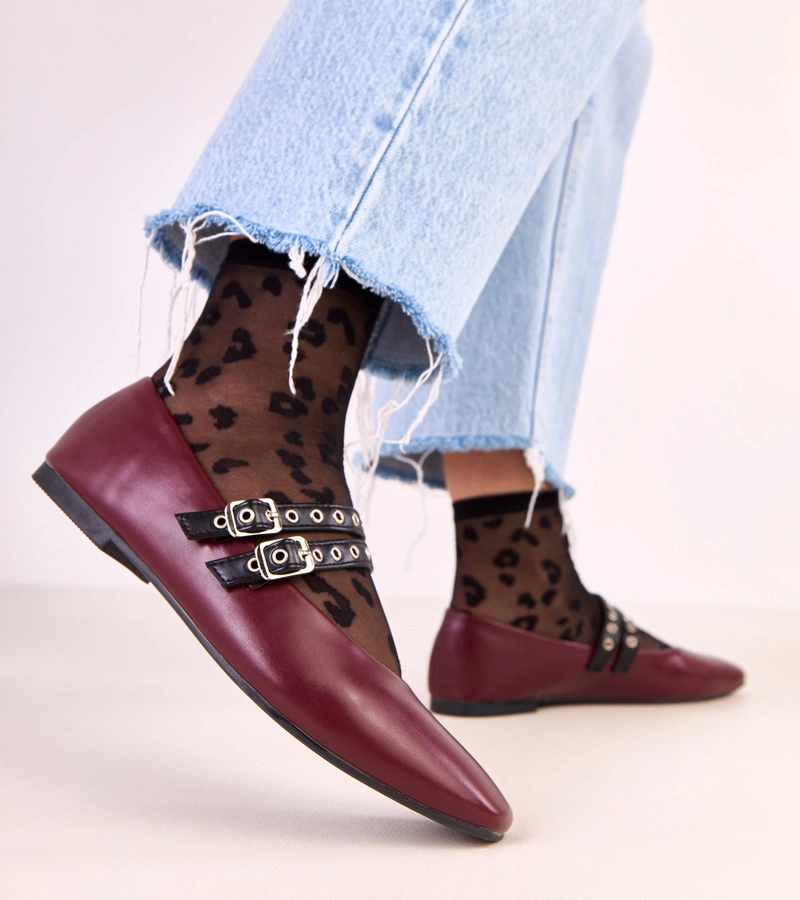 Bordové baleríny se čtvercovou špičkou a přezkami Alfira