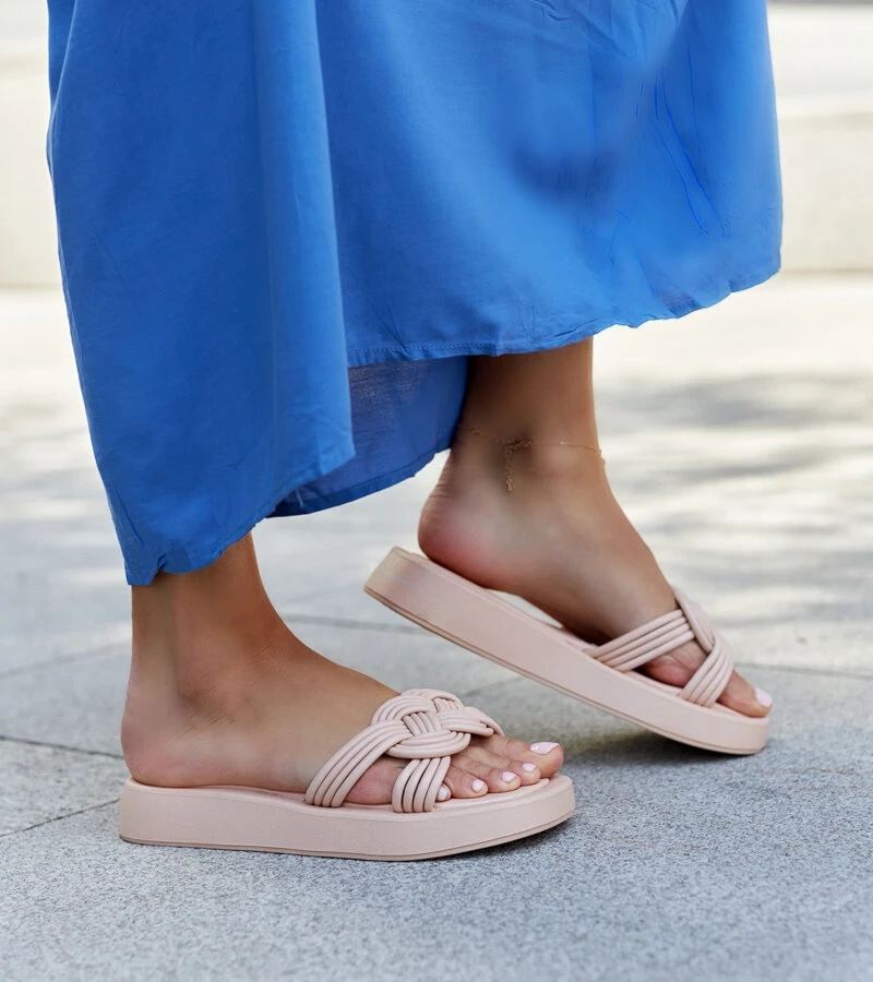 Bežové gumové pantofle Ferrei