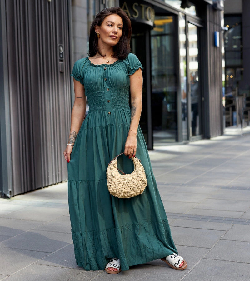 Zelené šaty s drapérií od Betsi