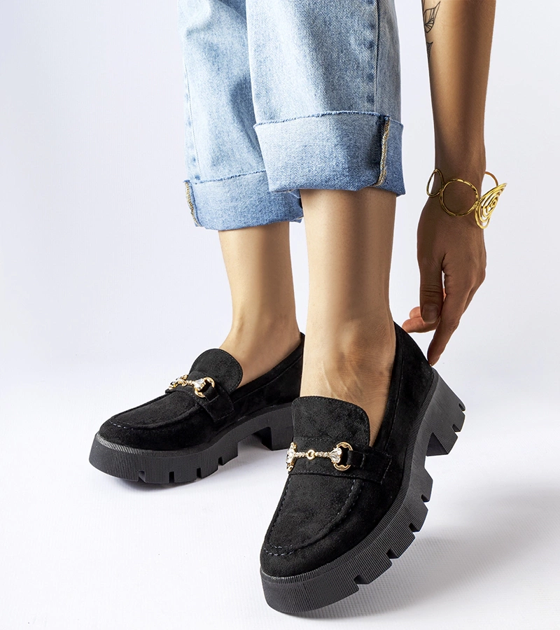 Černé mokasíny s přezkou a zirkony od Gaiola