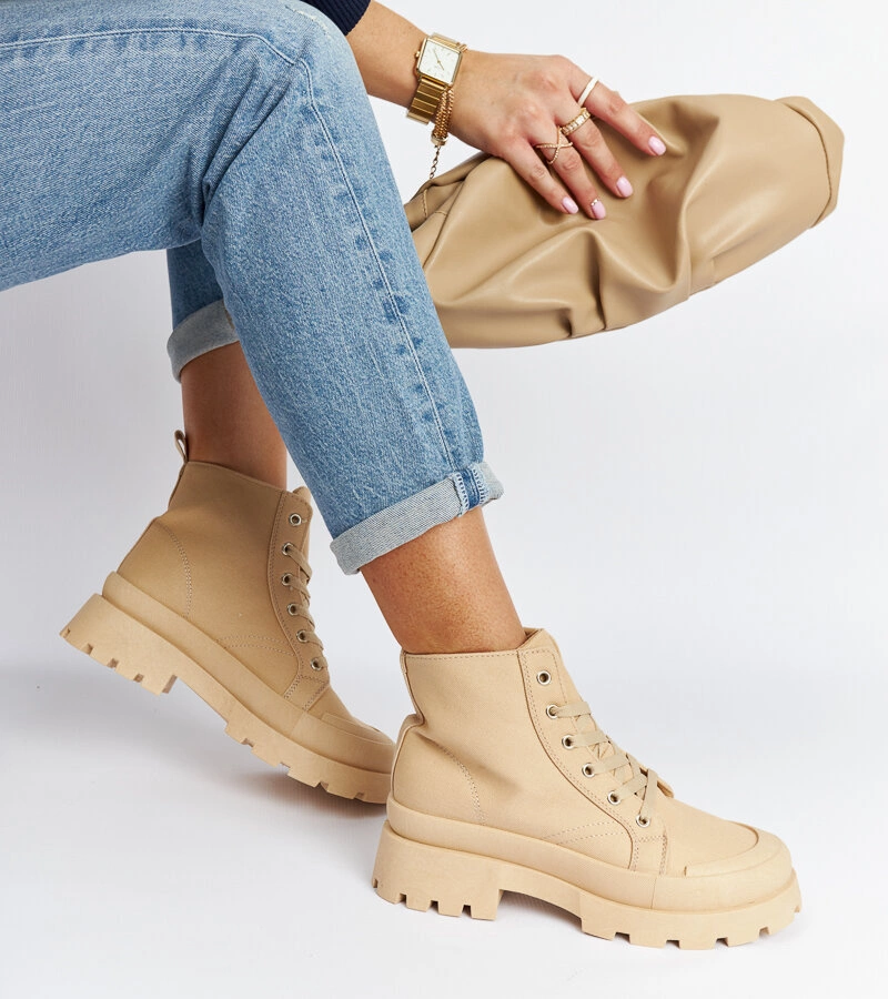 Bežové lehké kotníkové boty Obispo