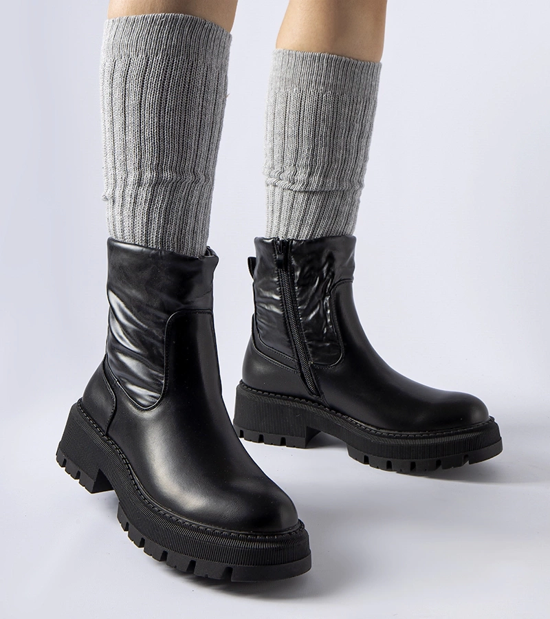 Černé kozačky s ozdobným svrškem Garrett.