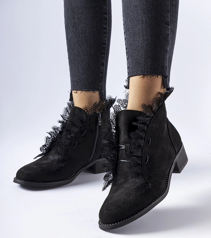 Černé botky s cirkóny a krajkou Belviglieri