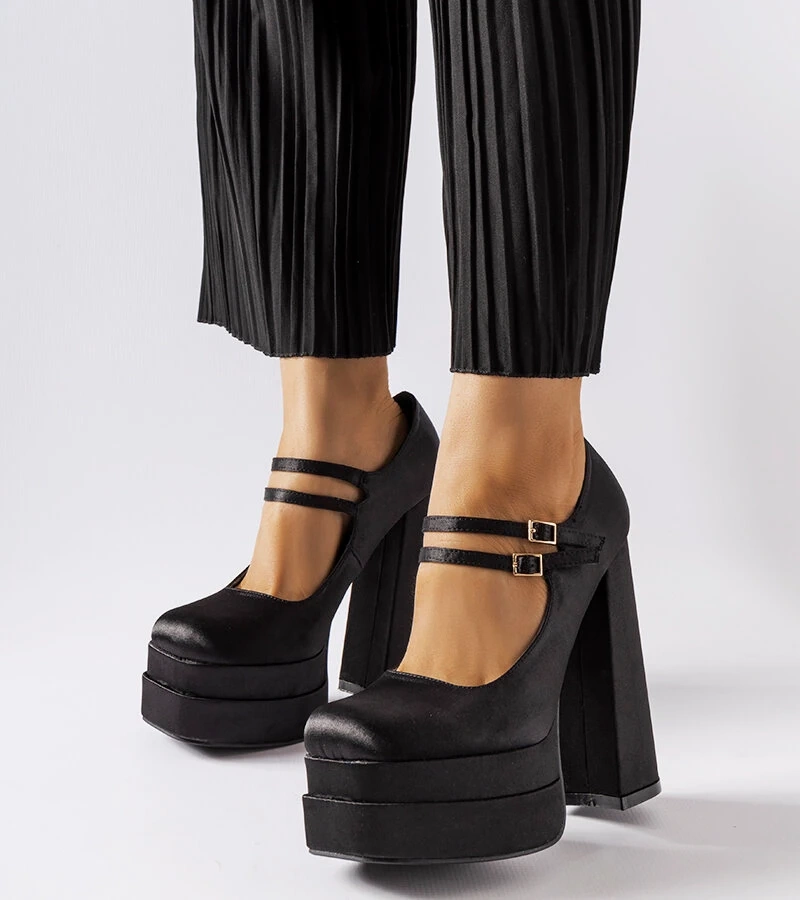 Černé lodičky na vysokém jehlovém podpatku Gabriel