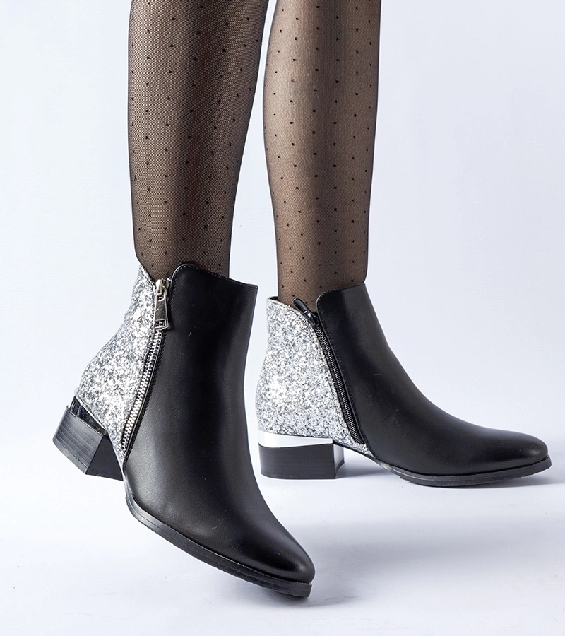 Černé lesklé kotníčkové boty Olindo