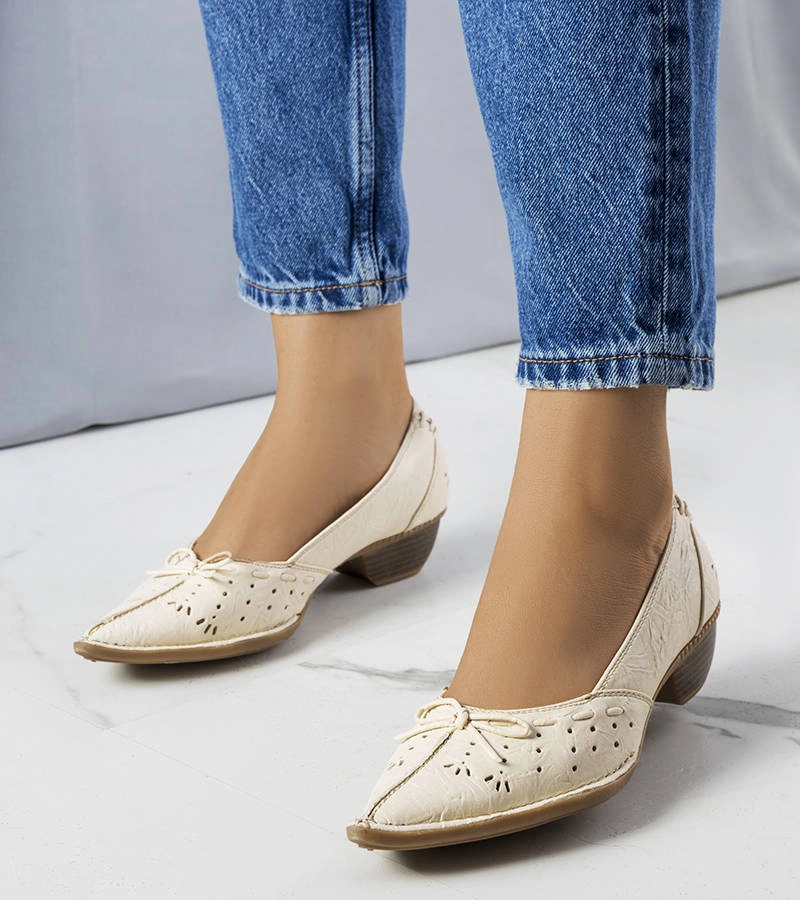 Béžové ažurové baleríny Glazko