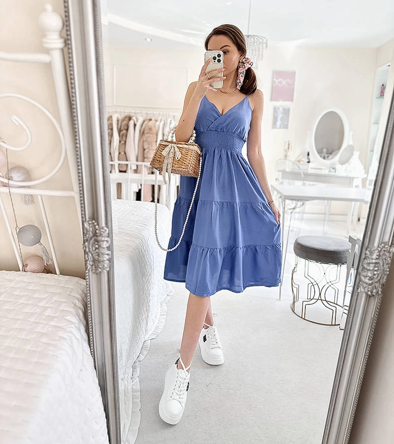 Modré rozevláté šaty od Yvon