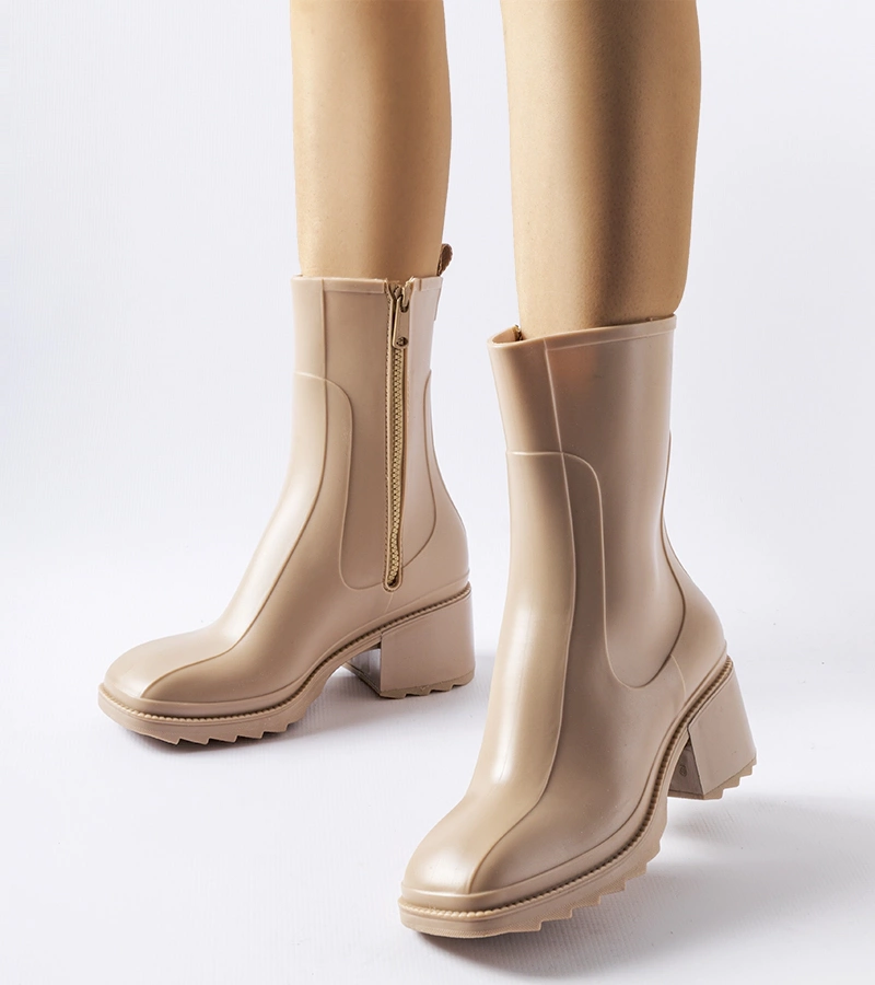 Béžové zapínací holínky na podpatku Maggiore