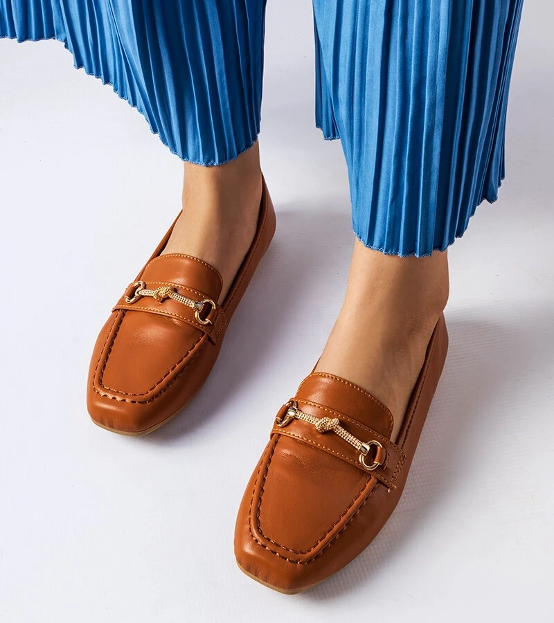 Hnědé ozdobné mokasíny značky Docherty