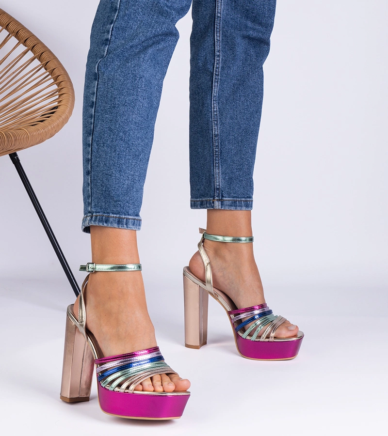 Vícebarevné masivní sandály na podpatku Veransa