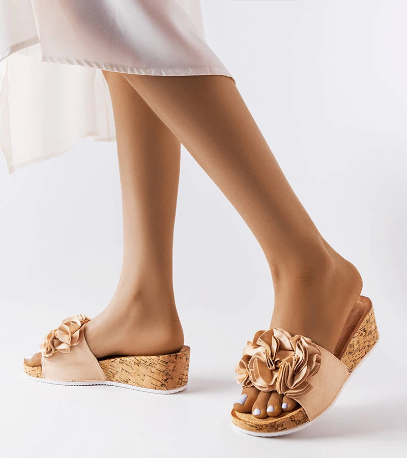 Béžové žabky Estella na podpatku