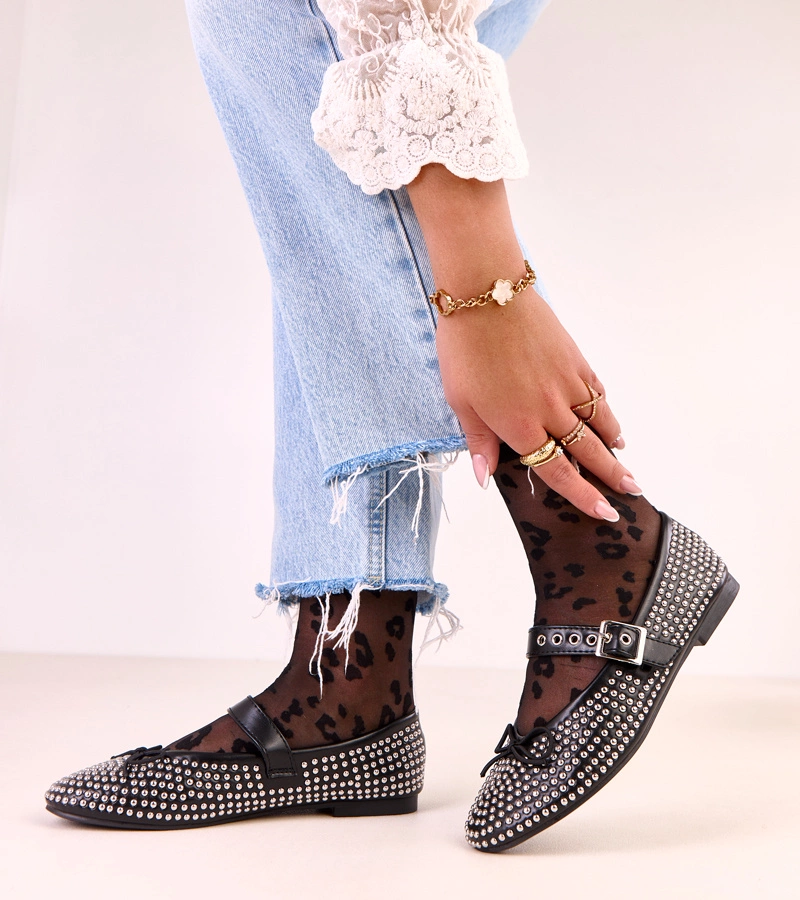 Černé baleríny zdobené cvoky a mašlí Mylie