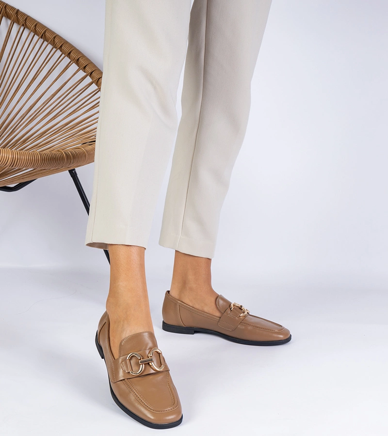 Hnědé dámské mokasíny se zlatou ozdobou Samella