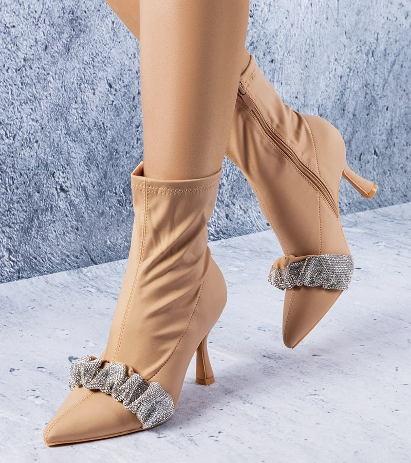 Béžové boty zdobené zirkony Caisse