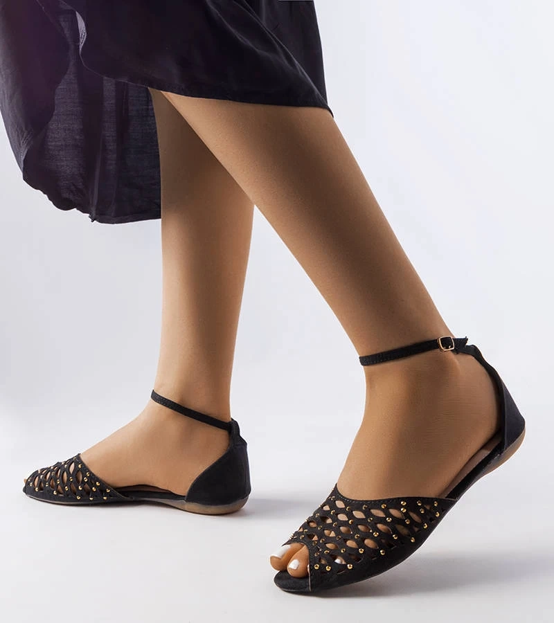 Černé ažurové sandály se zirkony od Avice