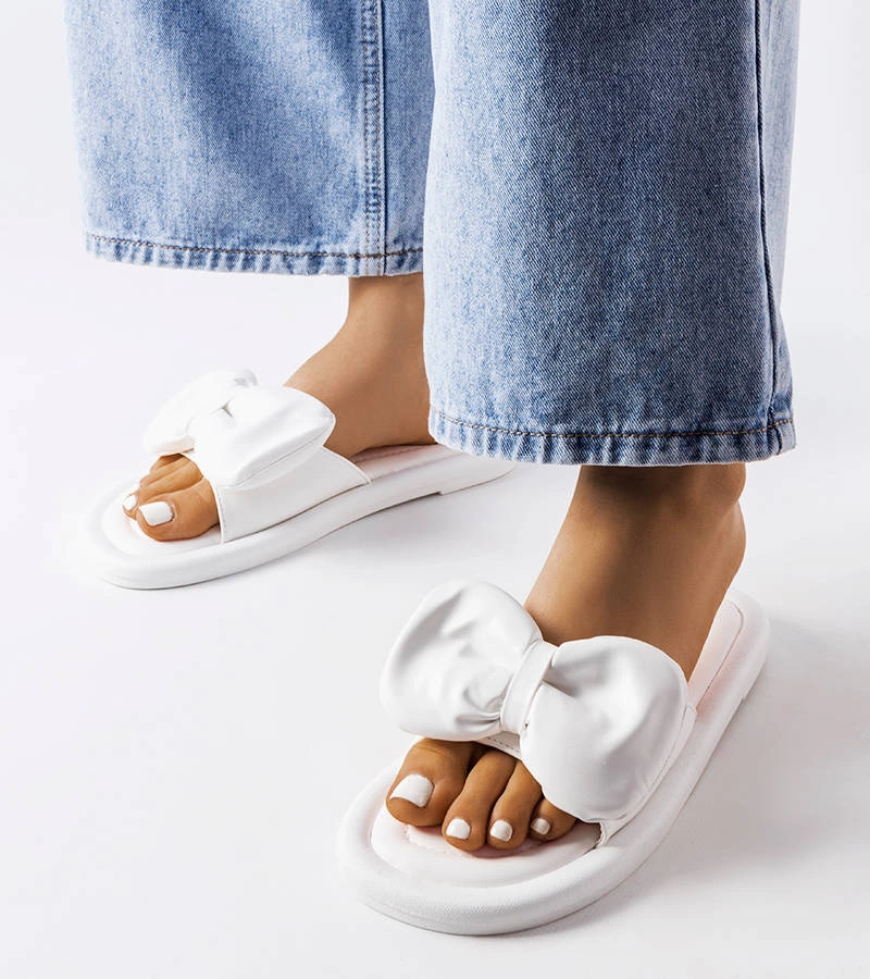 Bílé žabky s mašlí Lende