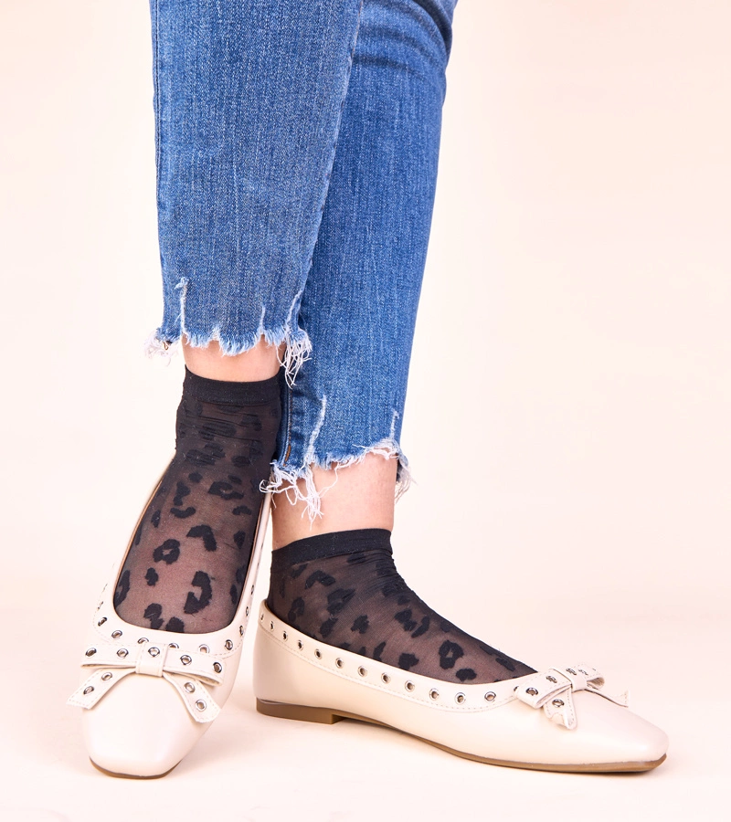 Béžové baleríny s ozdobnými očky a mašličkou Baisa