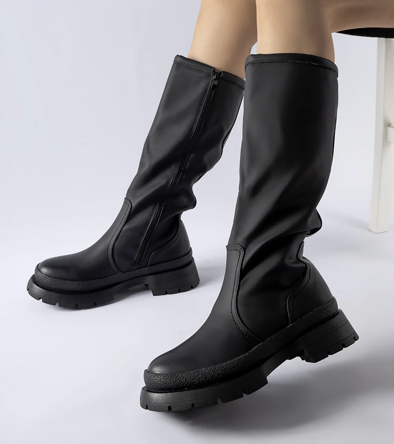 Černé zateplené matné kozačky Fontanella