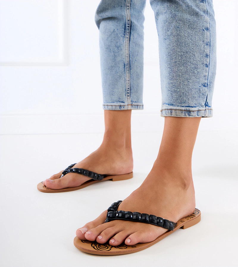 Černé žabky zdobené kamínky Liwiros