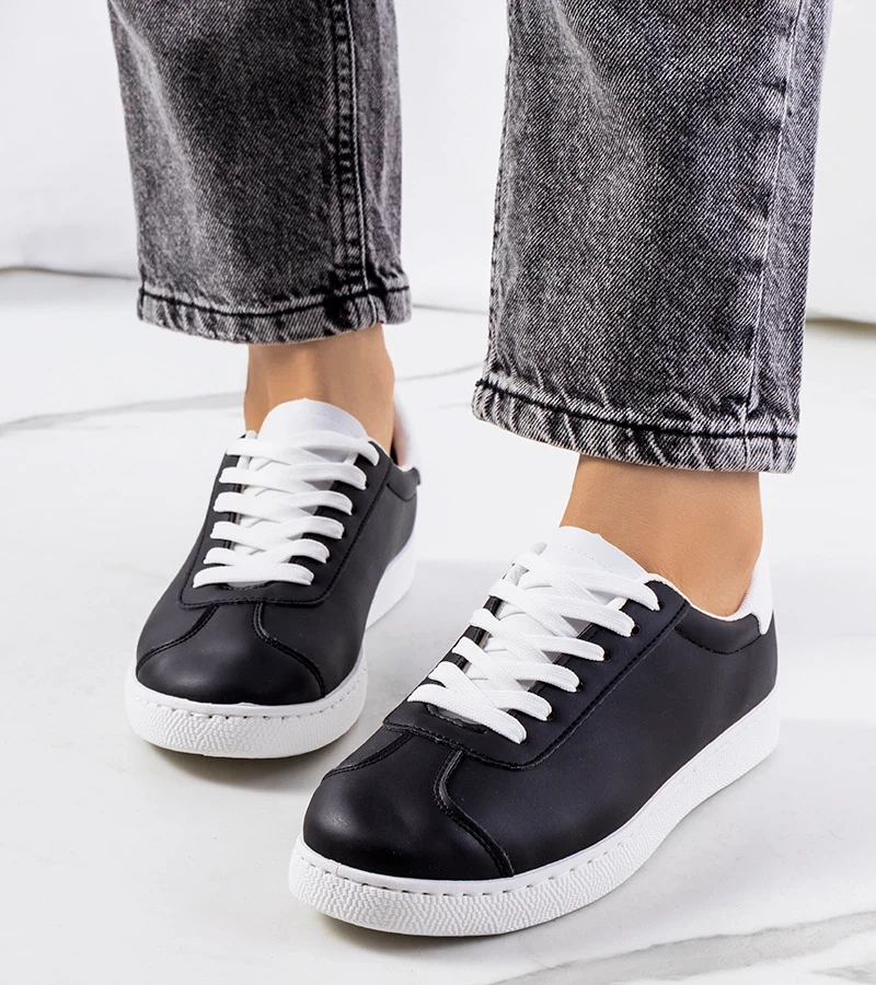 Černé tenisky Wilson