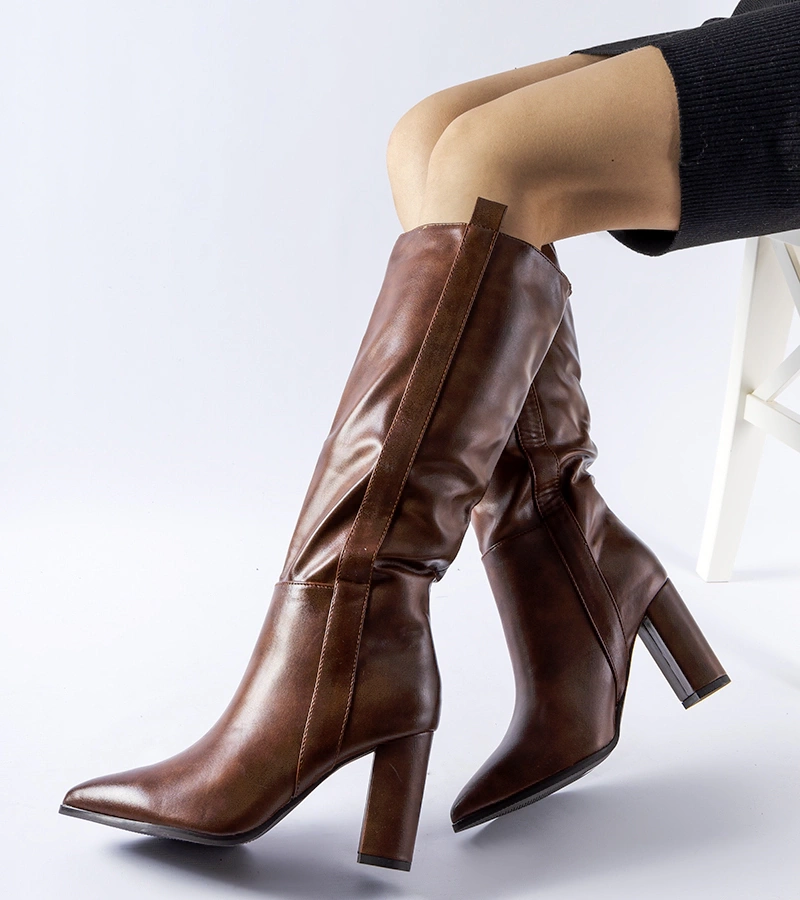 Hnědé kozačky na podpatku Palma