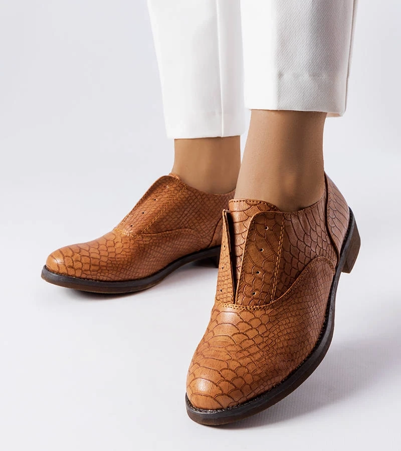 Hnědé polobotky Morel z ekokůže s reliéfem