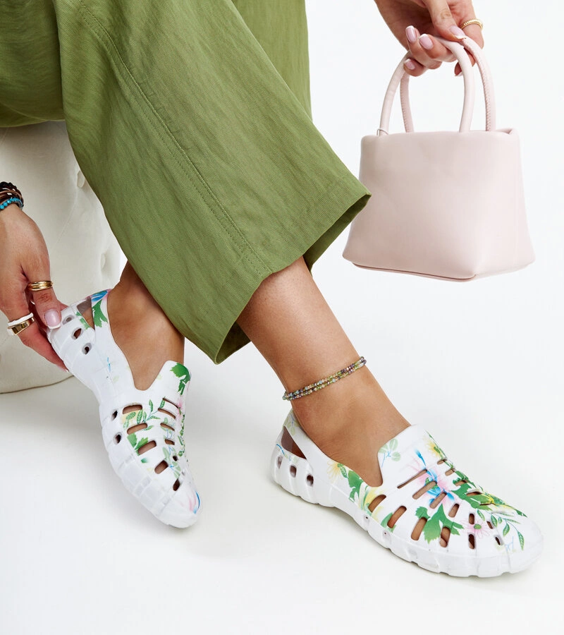 Bílé gumové pantofle s Eliano vzorem