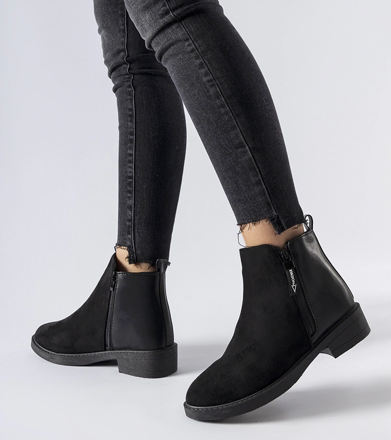 Černé podšité klasické botky Montaldo