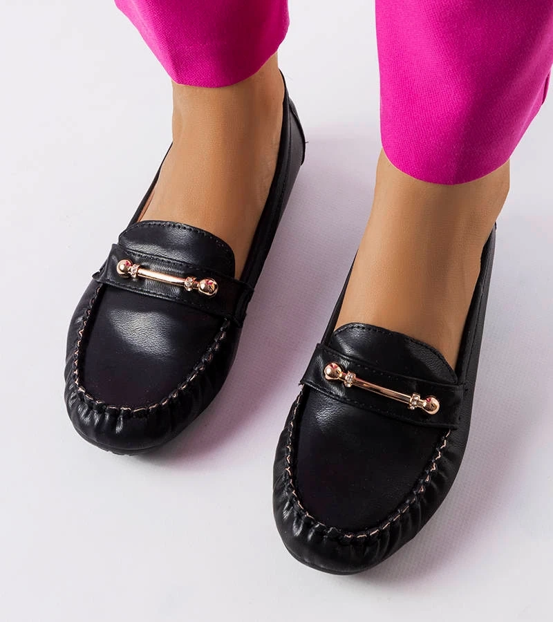 Černé mokasíny s matným povrchem od společnosti Sorel