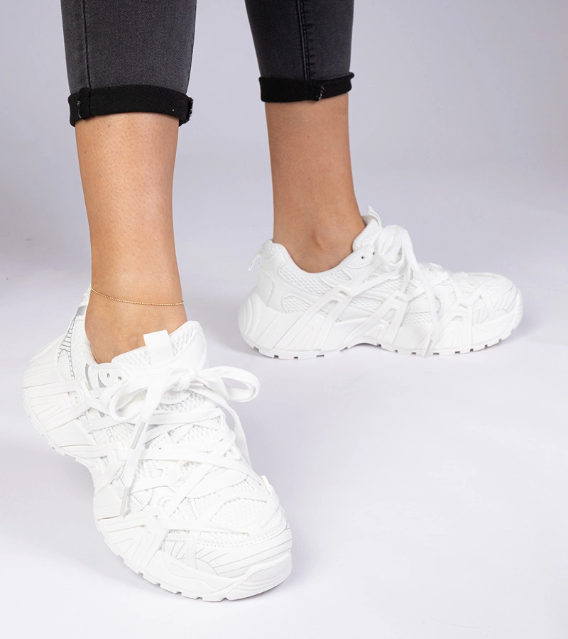 Bílé tenisky na masivní podrážce Telda