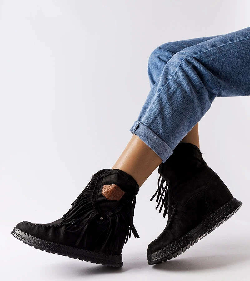 Černé boty Giudice na klínovém podpatku