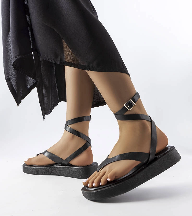 Černé sandály na platformě Salt