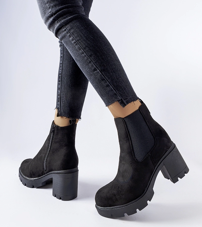 Černé kotníkové boty na tlustém podpatku Tobiassen