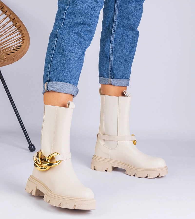 Béžové kotníkové boty zdobené masivním řetězem Florisenda