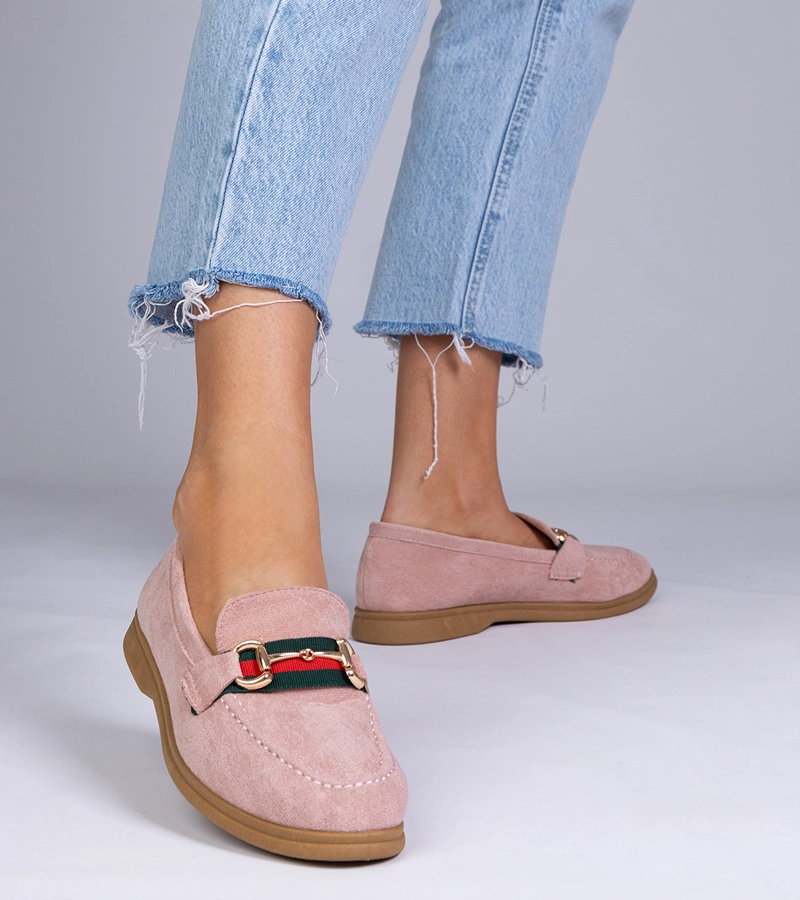 Růžové mokasíny z eko-semiše se zlatou ozdobou Daliana