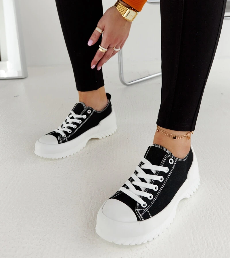 Černé tenisky na platformě Monteleone