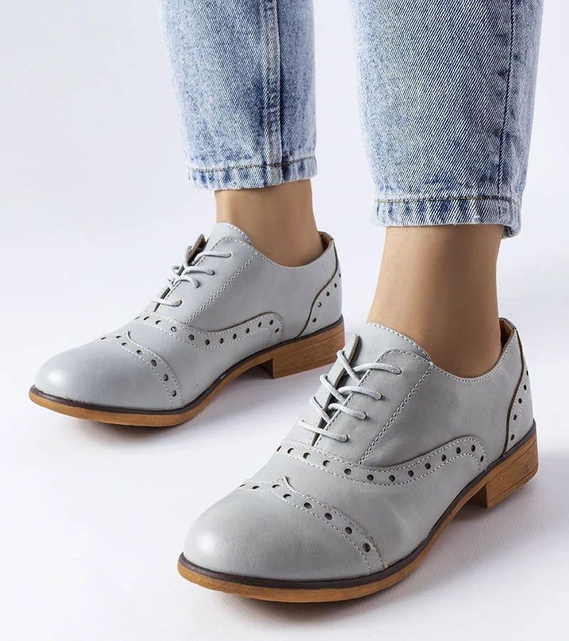Šedé oxfordky zdobené perforací Lizotte