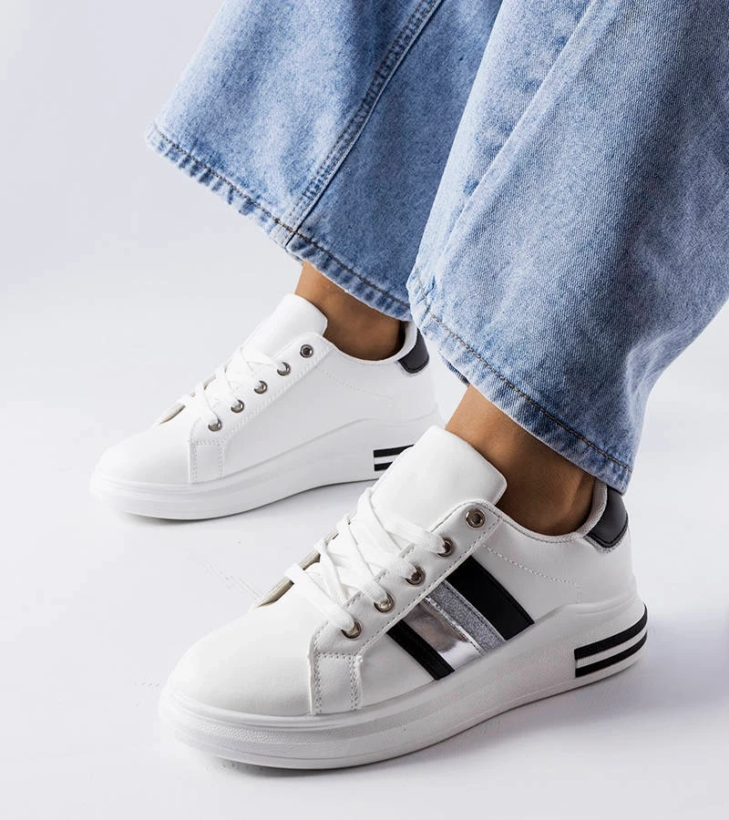 Černobílé tenisky na platformě od Sacaton